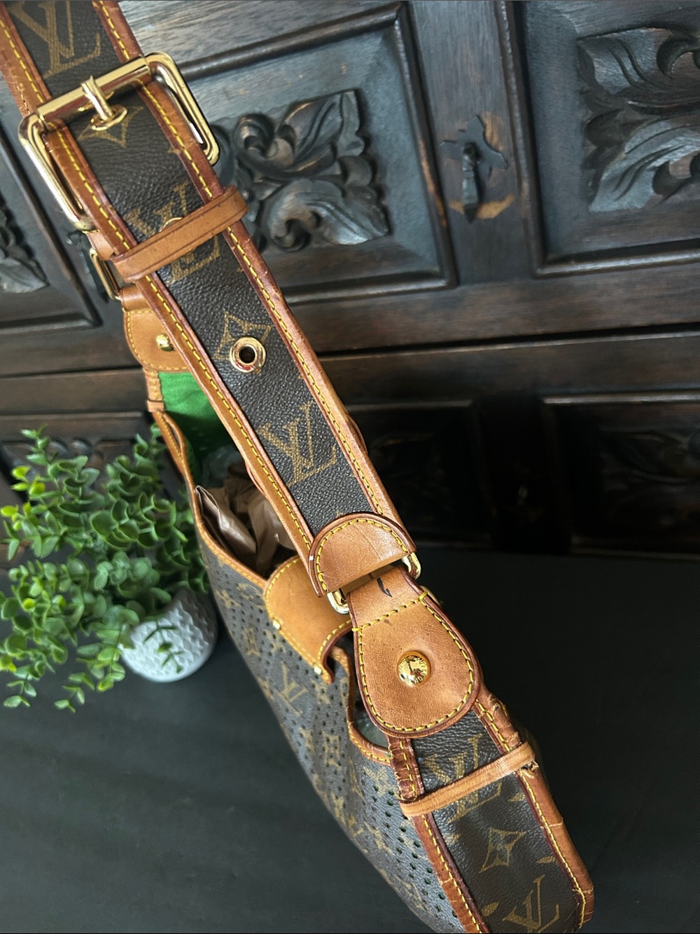 Beautiful Brown Monogram Shoulder Bag with Green Accents - Picture 7 of 17